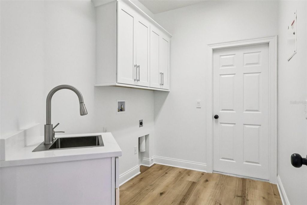 Image 22 of property listing at 11455 CLAYMONT CIR, Windermere, FL 34786