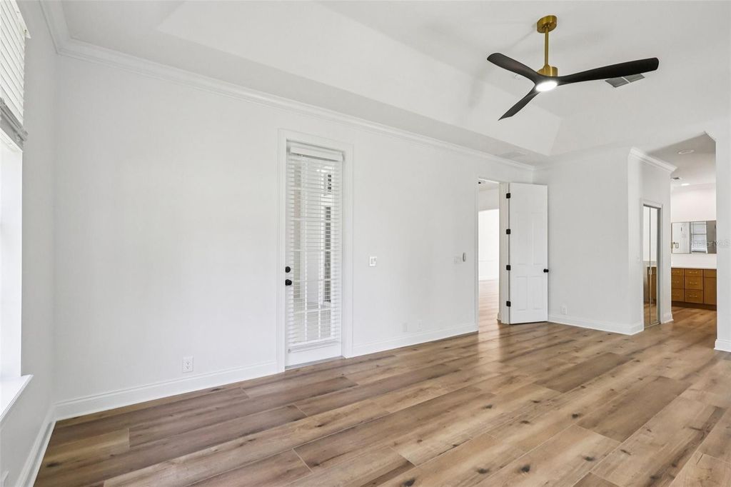 Image 28 of property listing at 11455 CLAYMONT CIR, Windermere, FL 34786