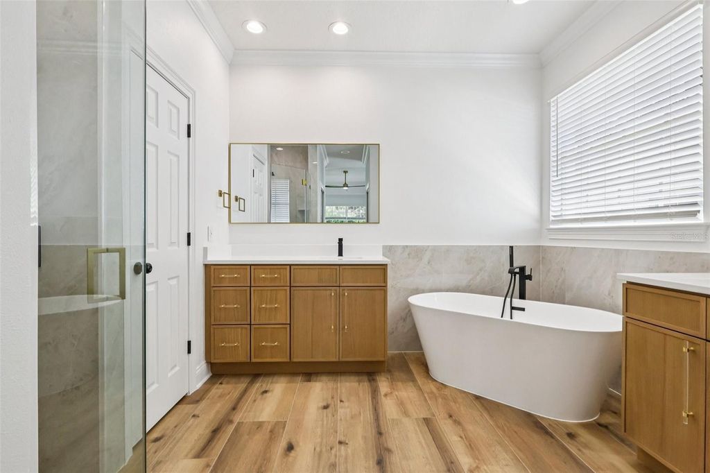 Image 29 of property listing at 11455 CLAYMONT CIR, Windermere, FL 34786