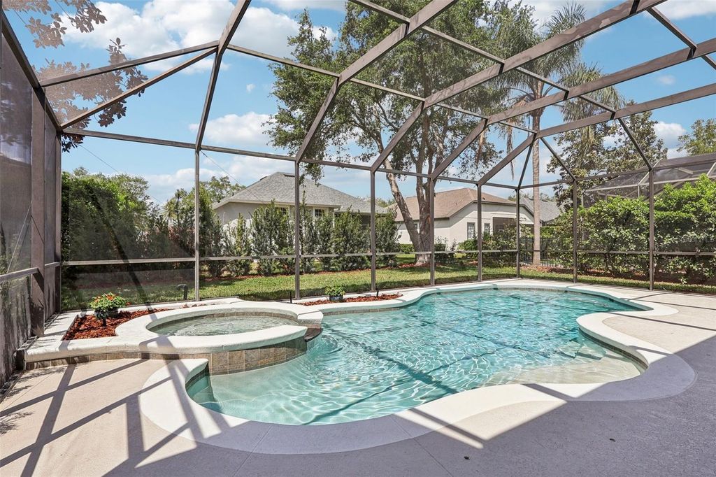 Image 32 of property listing at 11455 CLAYMONT CIR, Windermere, FL 34786