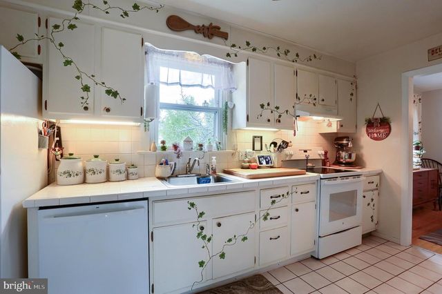 2505 LINGLESTOWN RD, Harrisburg, PA 17110