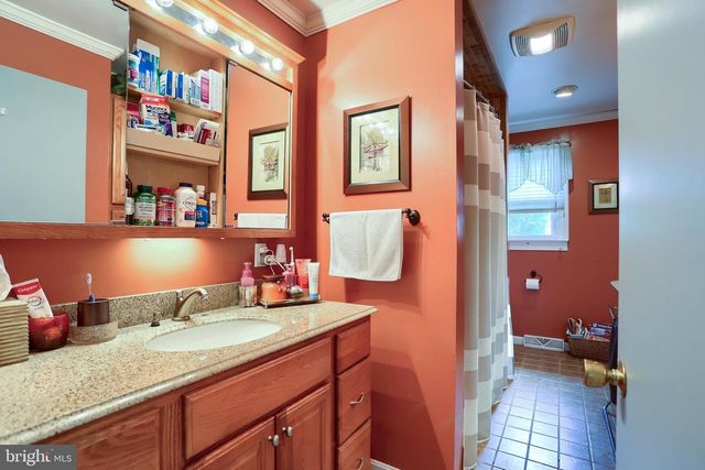 2505 LINGLESTOWN RD, Harrisburg, PA 17110