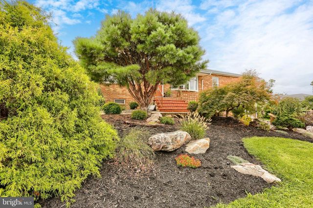 2505 LINGLESTOWN RD, Harrisburg, PA 17110