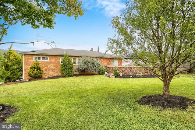 2505 LINGLESTOWN RD, Harrisburg, PA 17110