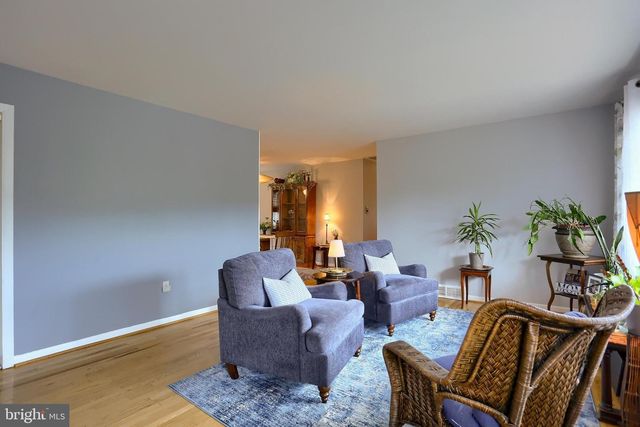 2505 LINGLESTOWN RD, Harrisburg, PA 17110