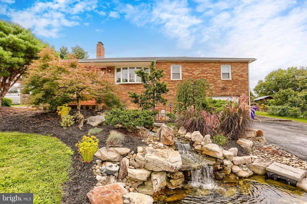 2505 LINGLESTOWN RD, Harrisburg, PA 17110