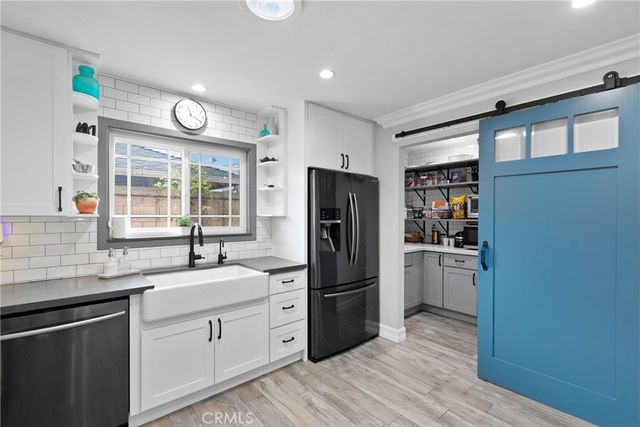 15551 Aulnay Lane, Huntington Beach, CA 92647