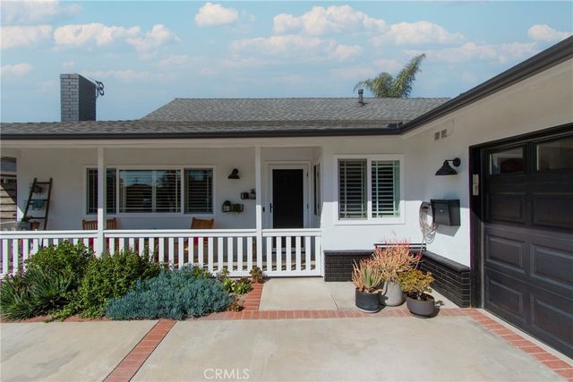 15551 Aulnay Lane, Huntington Beach, CA 92647