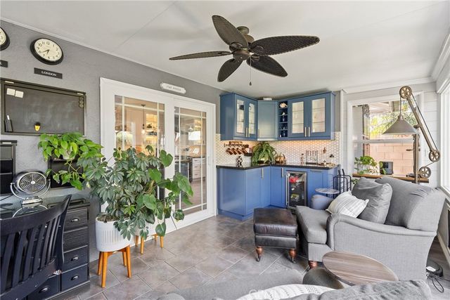 15551 Aulnay Lane, Huntington Beach, CA 92647