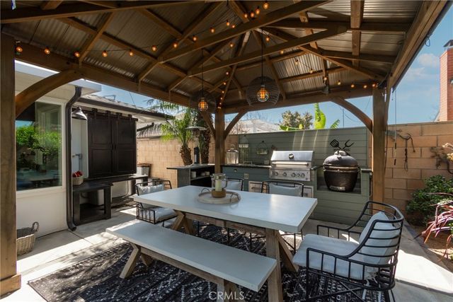 15551 Aulnay Lane, Huntington Beach, CA 92647