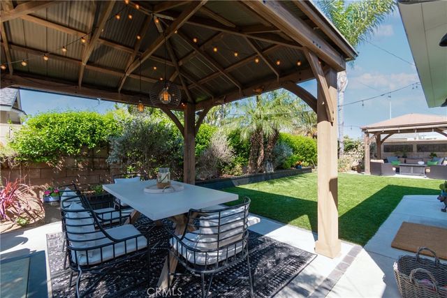 15551 Aulnay Lane, Huntington Beach, CA 92647