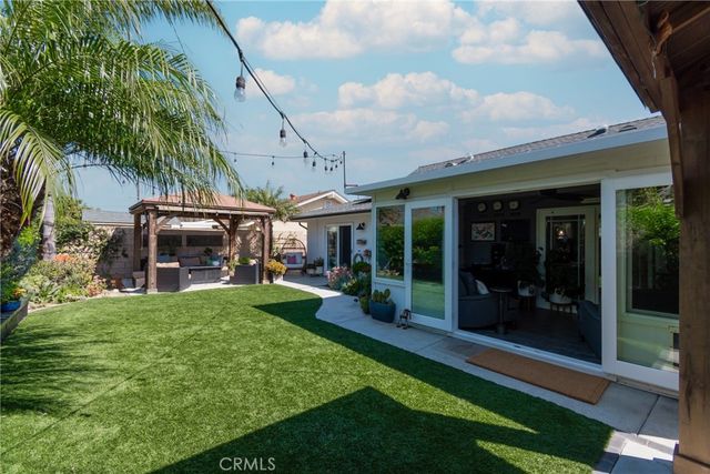 15551 Aulnay Lane, Huntington Beach, CA 92647