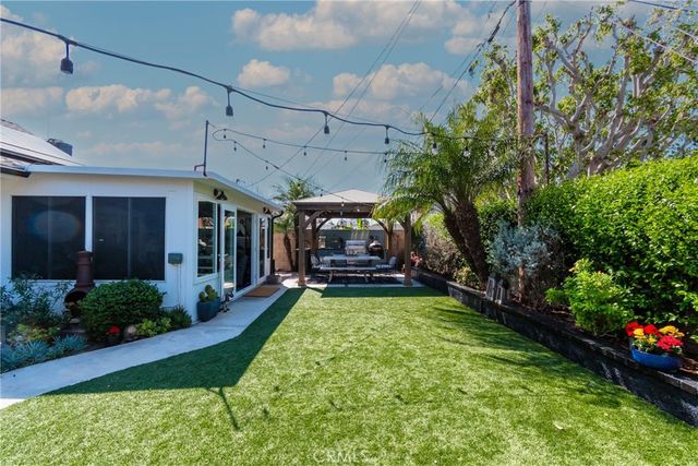 15551 Aulnay Lane, Huntington Beach, CA 92647