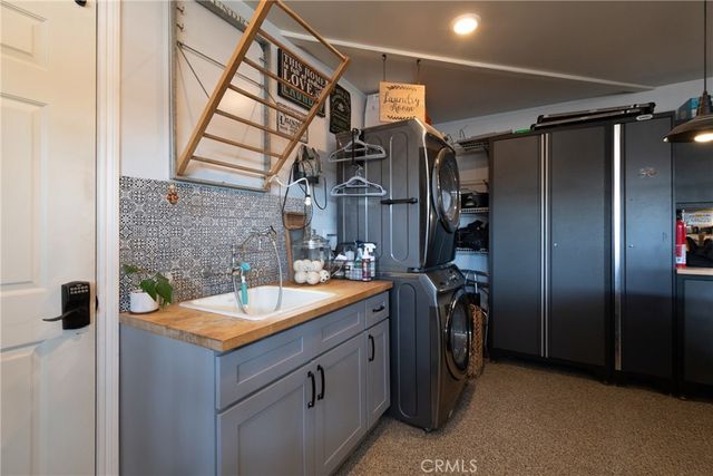 15551 Aulnay Lane, Huntington Beach, CA 92647