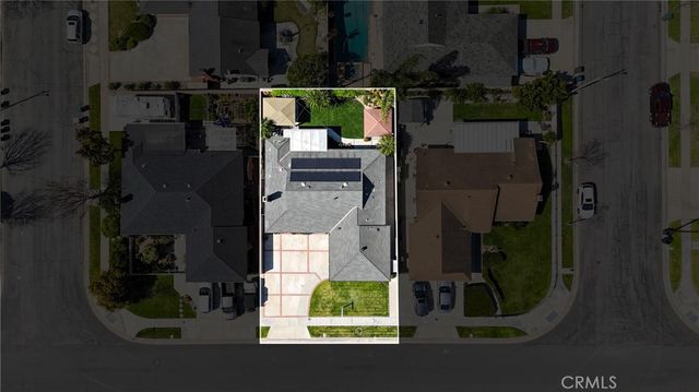 15551 Aulnay Lane, Huntington Beach, CA 92647