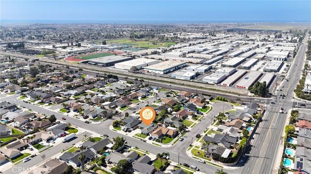 15551 Aulnay Lane, Huntington Beach, CA 92647