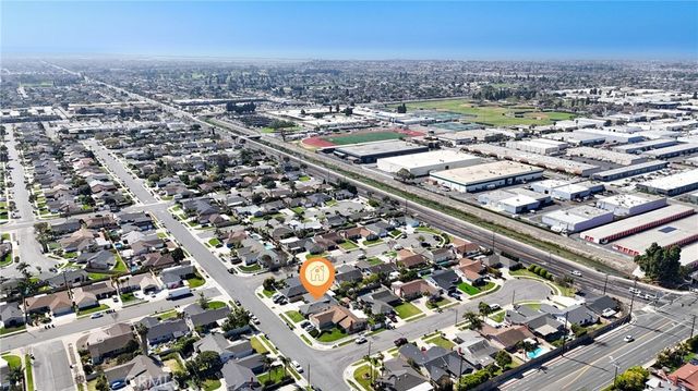 15551 Aulnay Lane, Huntington Beach, CA 92647