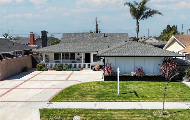 15551 Aulnay Lane, Huntington Beach, CA 92647