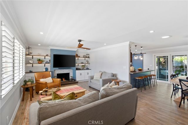 15551 Aulnay Lane, Huntington Beach, CA 92647