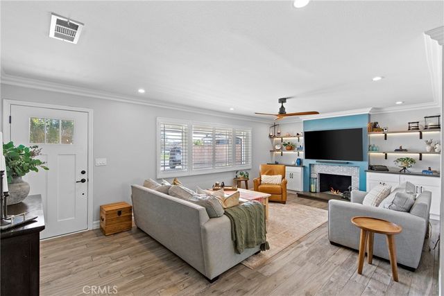 15551 Aulnay Lane, Huntington Beach, CA 92647