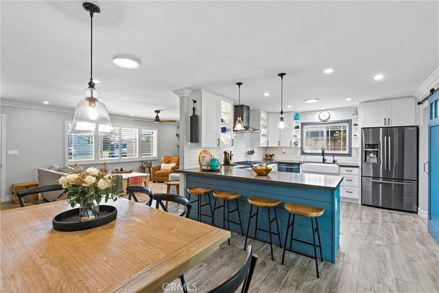 15551 Aulnay Lane, Huntington Beach, CA 92647