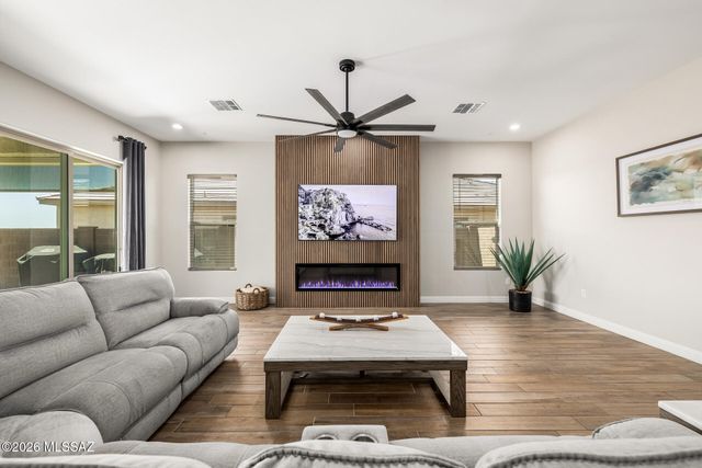 14500 N Twin Saguaro Drive, Marana, AZ 85658