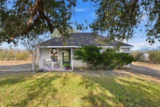 3260 Highway 281, George West, TX 78022