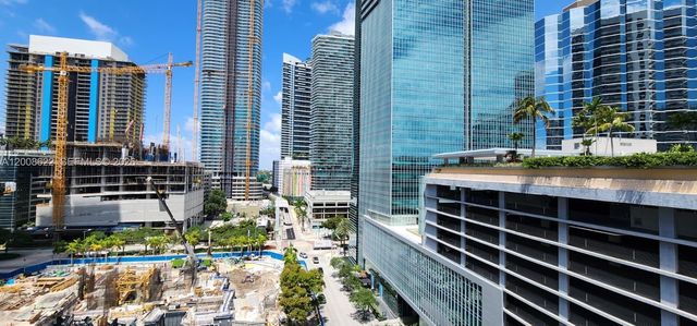 170 SE 14th St 1408, Miami, FL 33131