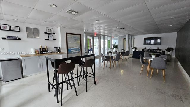 170 SE 14th St 1408, Miami, FL 33131