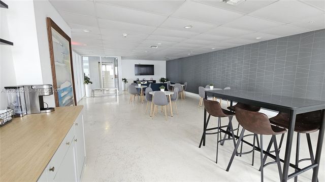 170 SE 14th St 1408, Miami, FL 33131