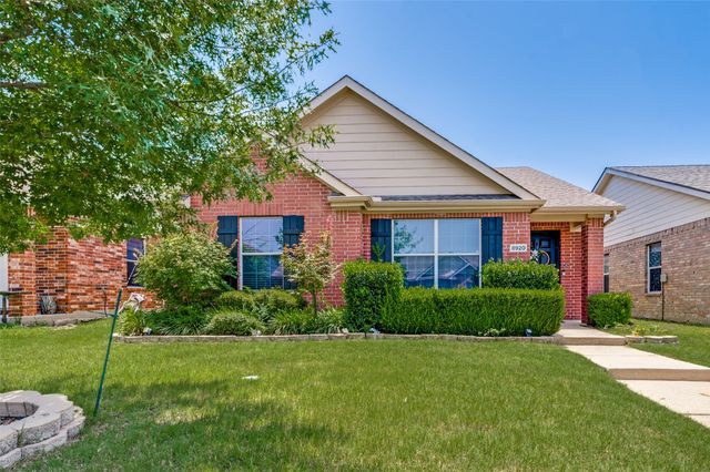 8920 Stewart Street, Cross Roads, TX 76227