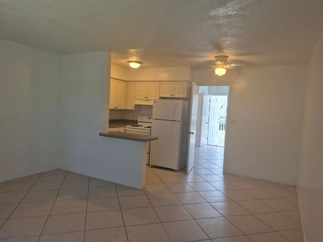 1960 NE 48 Street 9, Pompano Beach, FL 33064