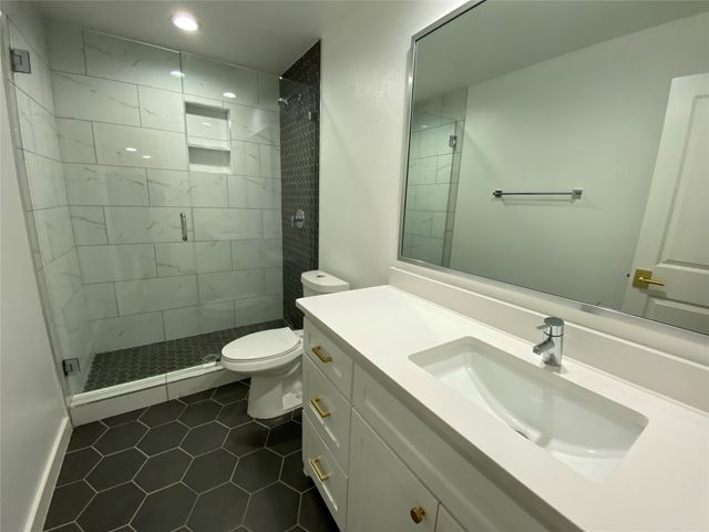 1223 E Waco Avenue, Dallas, TX 75216