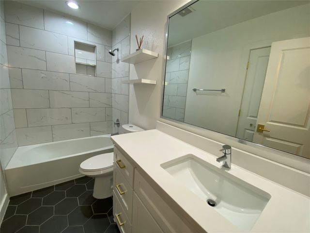 1223 E Waco Avenue, Dallas, TX 75216