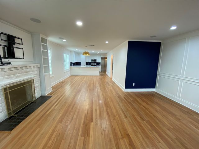 1223 E Waco Avenue, Dallas, TX 75216