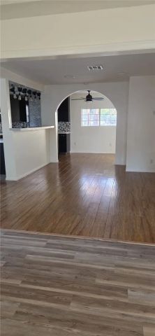 19204 Vanowen, Reseda, CA 91335