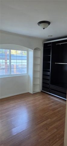 19204 Vanowen, Reseda, CA 91335