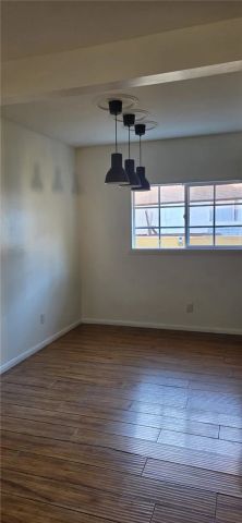 19204 Vanowen, Reseda, CA 91335