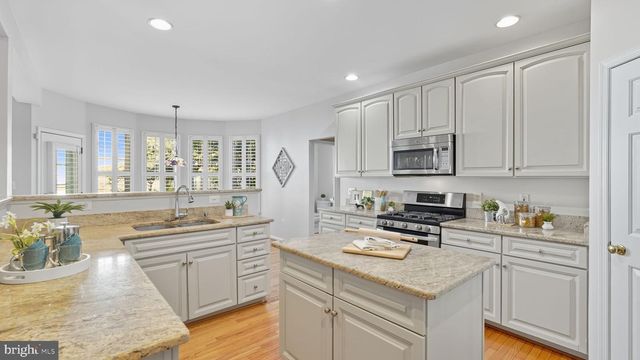 8909 ROBERT LUNDY PL, Lorton, VA 22079