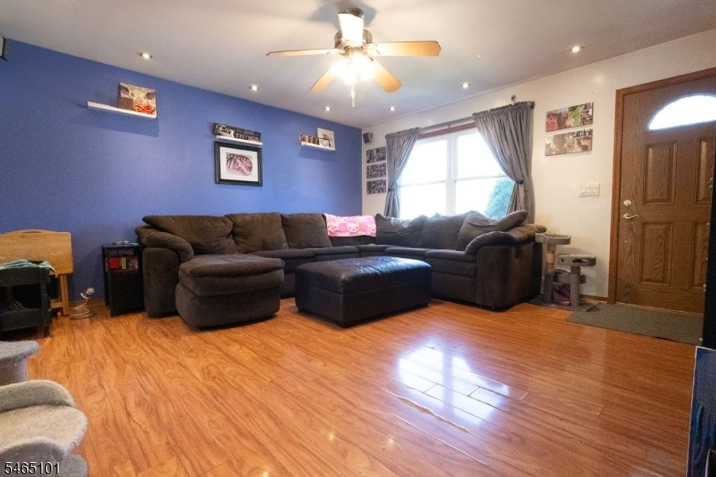 3 6Th Ave, Wanaque Boro, NJ 07420 — photo 2