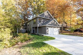 1293 Brighton Lake Road, Brighton, MI 48116