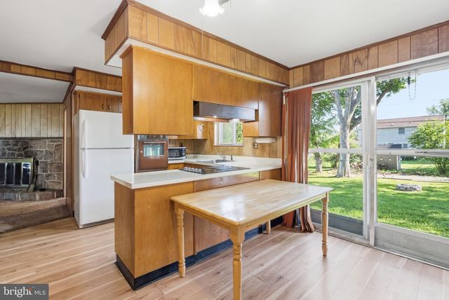 1825 STERIGERE ST, West Norriton, PA 19403