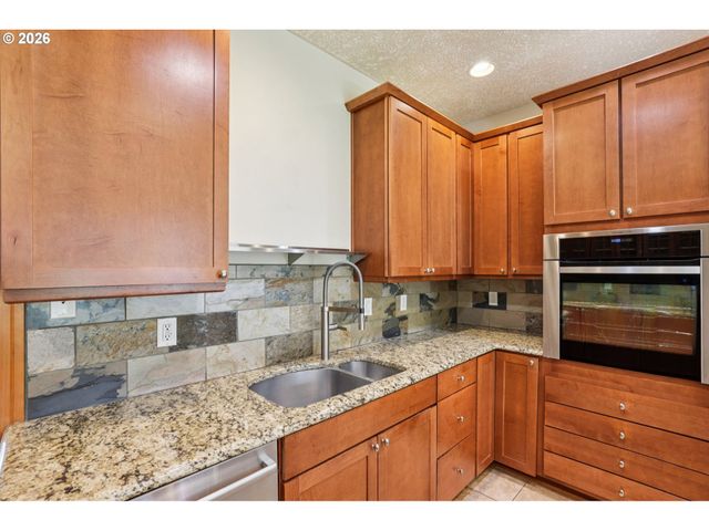 2190 Ne 229TH Ct, Fairview, OR 97024