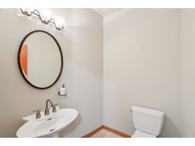 2190 Ne 229TH Ct, Fairview, OR 97024