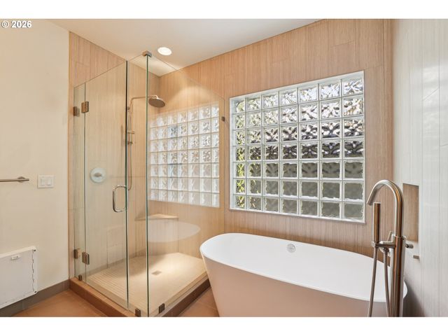 2190 Ne 229TH Ct, Fairview, OR 97024