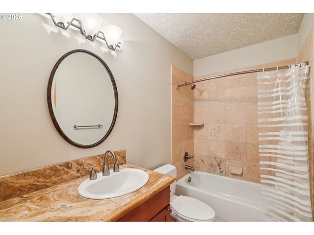 2190 Ne 229TH Ct, Fairview, OR 97024