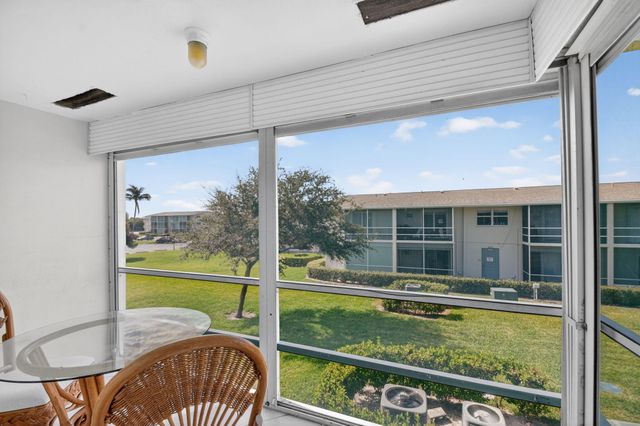 600 Horizon W 207, Boynton Beach, FL 33435