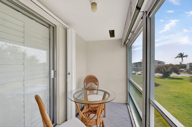 600 Horizon W 207, Boynton Beach, FL 33435