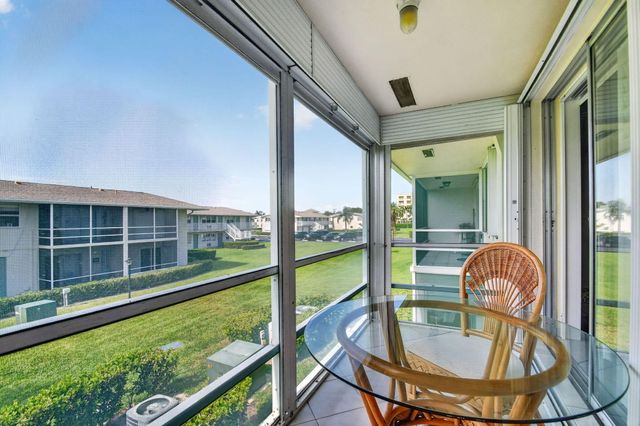 600 Horizon W 207, Boynton Beach, FL 33435