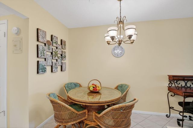 600 Horizon W 207, Boynton Beach, FL 33435